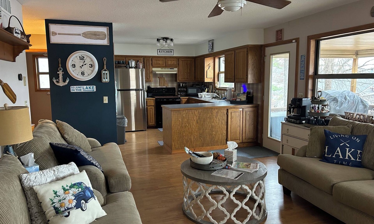 Shell Knob House | Hidden gem Shell Knob, MO! Lake views, boat parking, 2 min walk to water!
