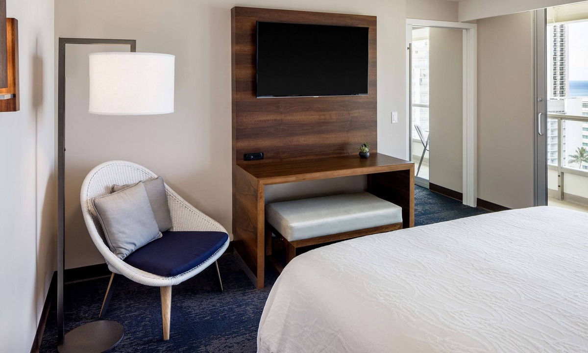 Waikiki Hotel | Hilton Garden Inn Waikiki Beach