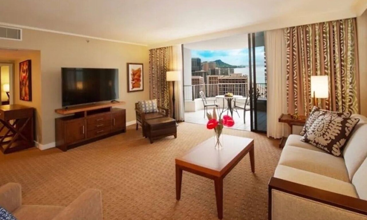 Waikiki Condo | Hilton Hawaiian Village Lagoon Tower:Two bedroom suite at a perfect beach resort