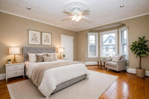 Salem Apartment | Hocus Pocus Hideaway on Salem Commons w Game Room