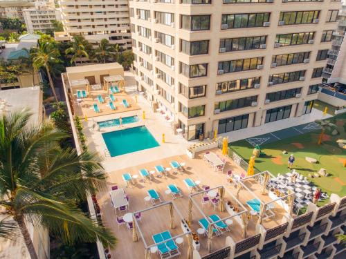 Waikiki Resort | Holiday Inn Express Waikiki by IHG