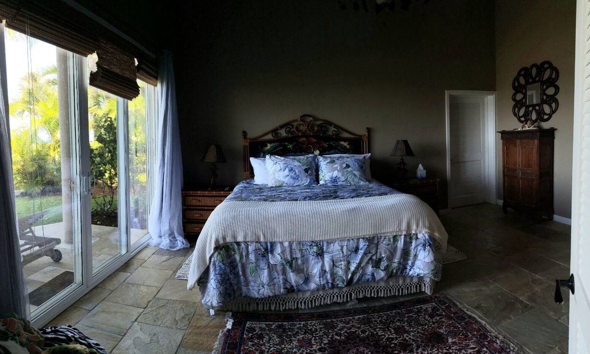 Historic Kailua Village House | Home located on the Beach with a view that’s unbelievable
