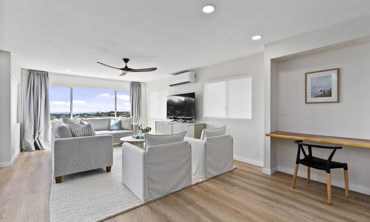 Kaimuki House | Honolulu Hillside Home - Ocean and Diamond Head Views