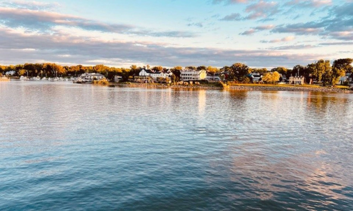 Chesapeake City House | HYDRANGEA HOUSE Waterview cozy 3-bdrm Getaway in quiet Chesapeake City AC & yard