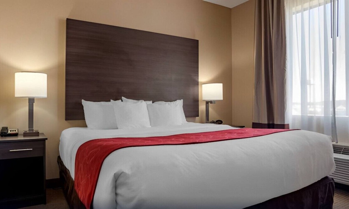 Tillmans Corner House | Impressively Cozy King Suite w/ Free Breakfast!