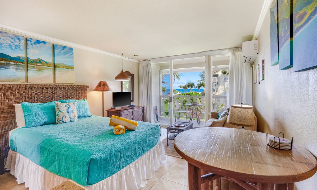 Wailua Apartment | Islander on the Beach 201 Ocean & Garden Views | Studio with AC
