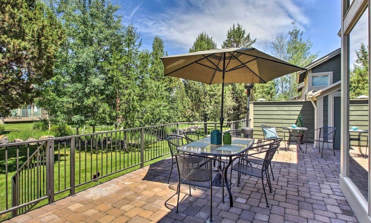 Redmond House | Juniper Creek Inn: relaxing creekside getaway—free resort passes & adventure!