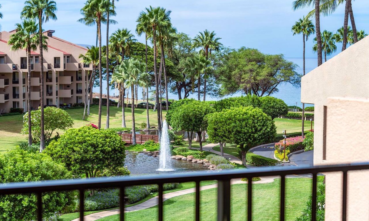 Kihei Condo | Kamaole Sands 2-406 - Luxurious Renovation - Penthouse Ocean Views - Split AC