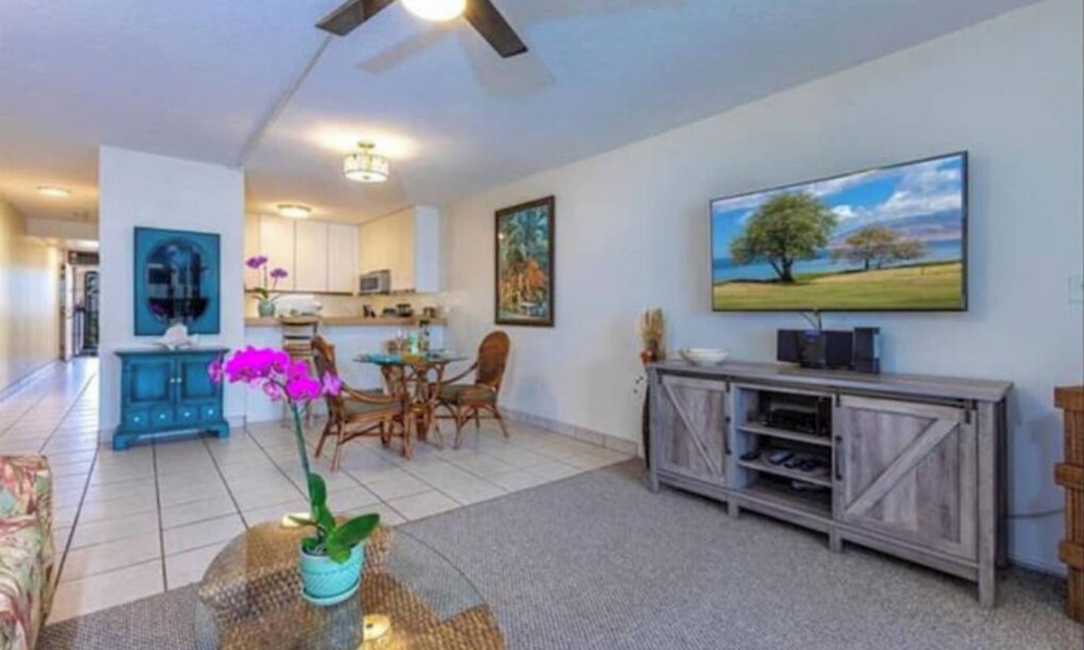 Kihei Condo | Kamaole Sands across from beach/entertainment