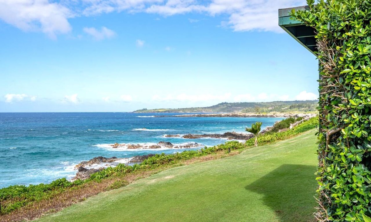 Napili Condo | Kapalua Bay Villas | Oceanfront 1 BR, Sleeps 4 | Car Incl. w/6+ Nights | KBV-28G2 by KBM