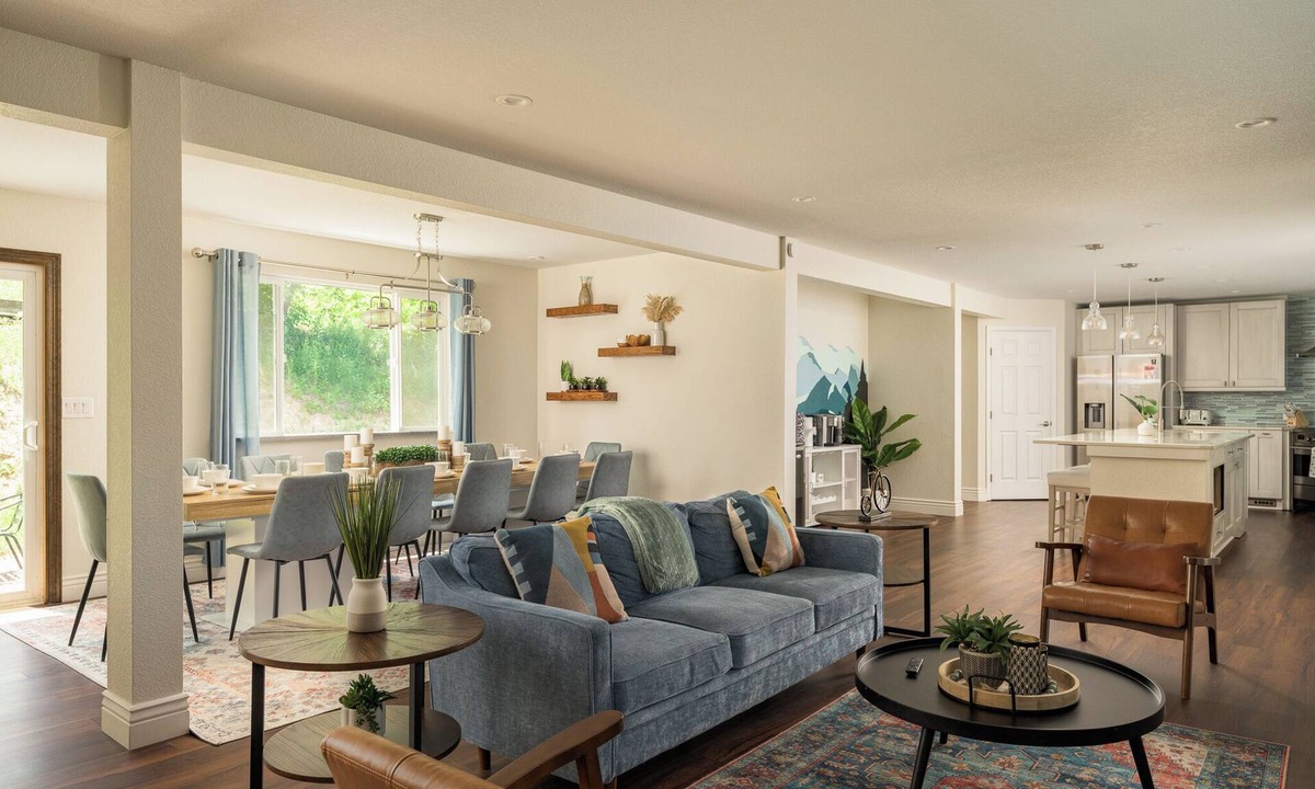 Westminster House | King Beds, Fire Pit, Patio, Arcade, 2 Living Rooms, Nursery - Perfect Retreat!