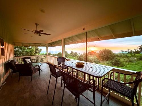 Kealakekua House | Kona Coffee Farm Guesthouse - with Ocean View!
