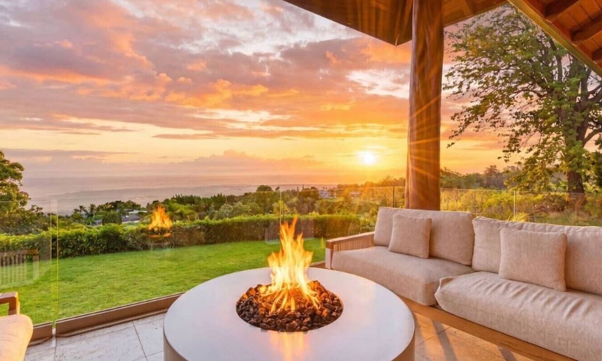 Historic Kailua Village House | Kona Hilltop Estate | Sleeps 30 | Endless Views