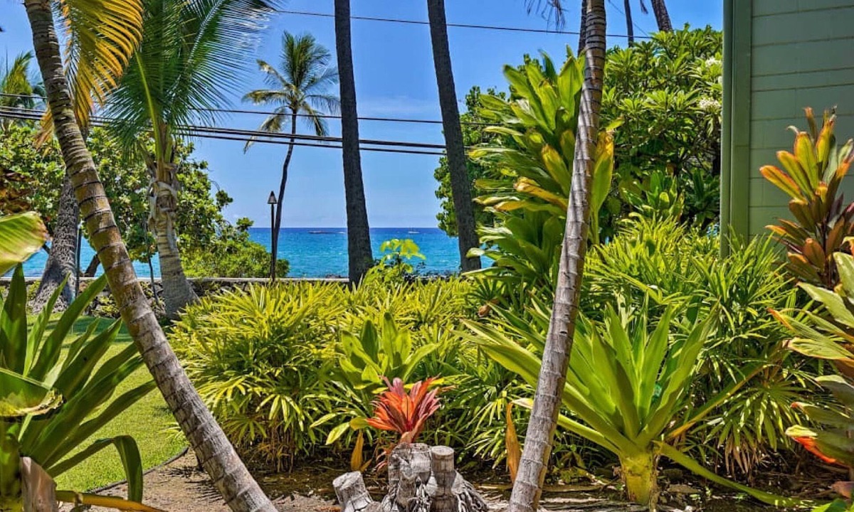 Historic Kailua Village Hotel | Kona Islander Inn Condos
