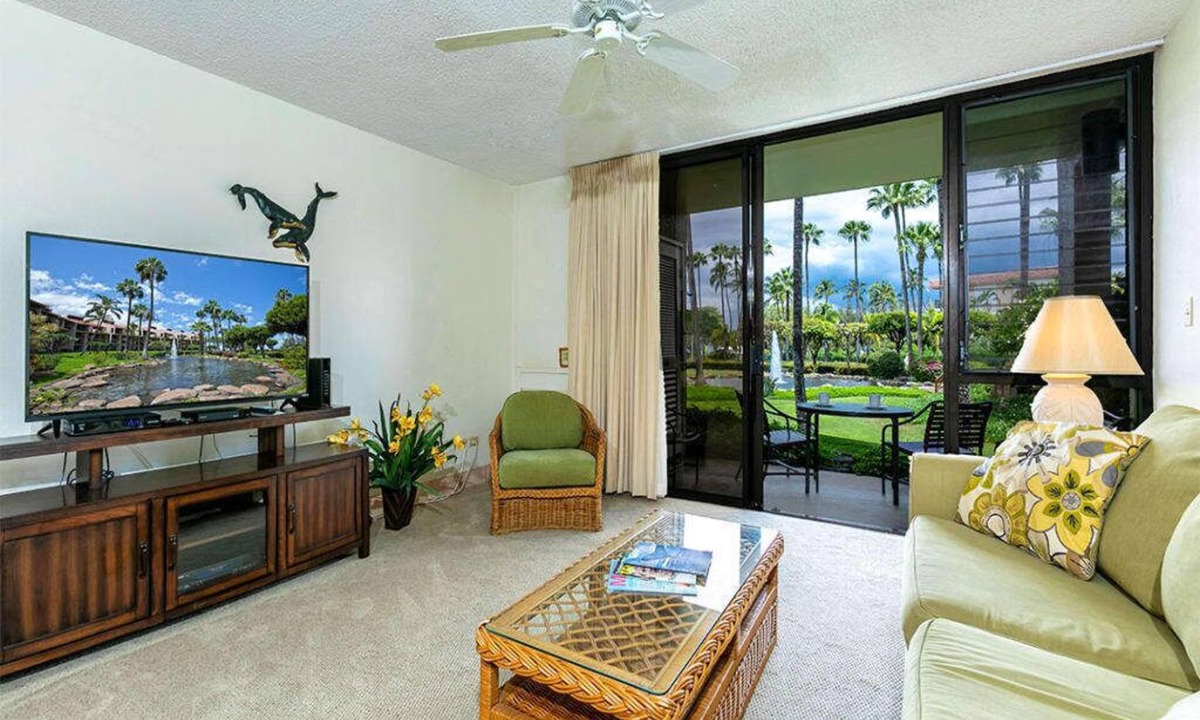 Kihei Condo | Lanai to Lawn Steps from the Beach! Kitchen Ease, WiFi, AC–Kamaole Sands 10112