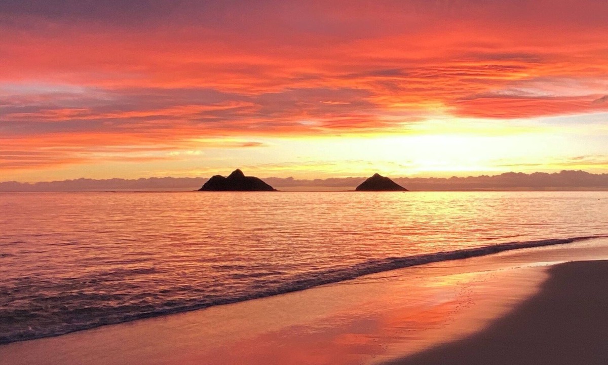 Lanikai House | Lanikai Loop 3-bedroom 2-bath house, with lovely yard, a quiet relaxing getaway.