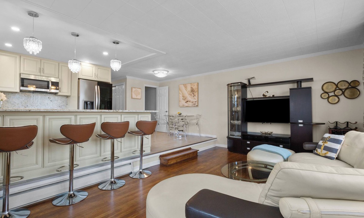 Lansdale House | Lansdale: Work, Rest, Explore