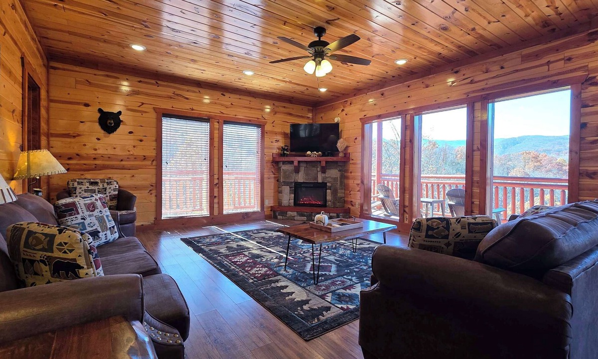 Chalet Village North Cabin | Luxe Sister Cabins, Sleeps 24, Pool, Hot Tub, Games
