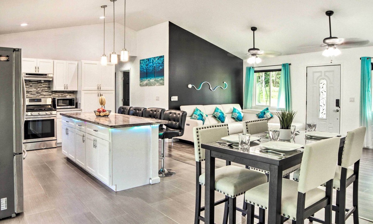 Keaau House | Luxury Hawaii Getaway: Close to Beach & Ocean