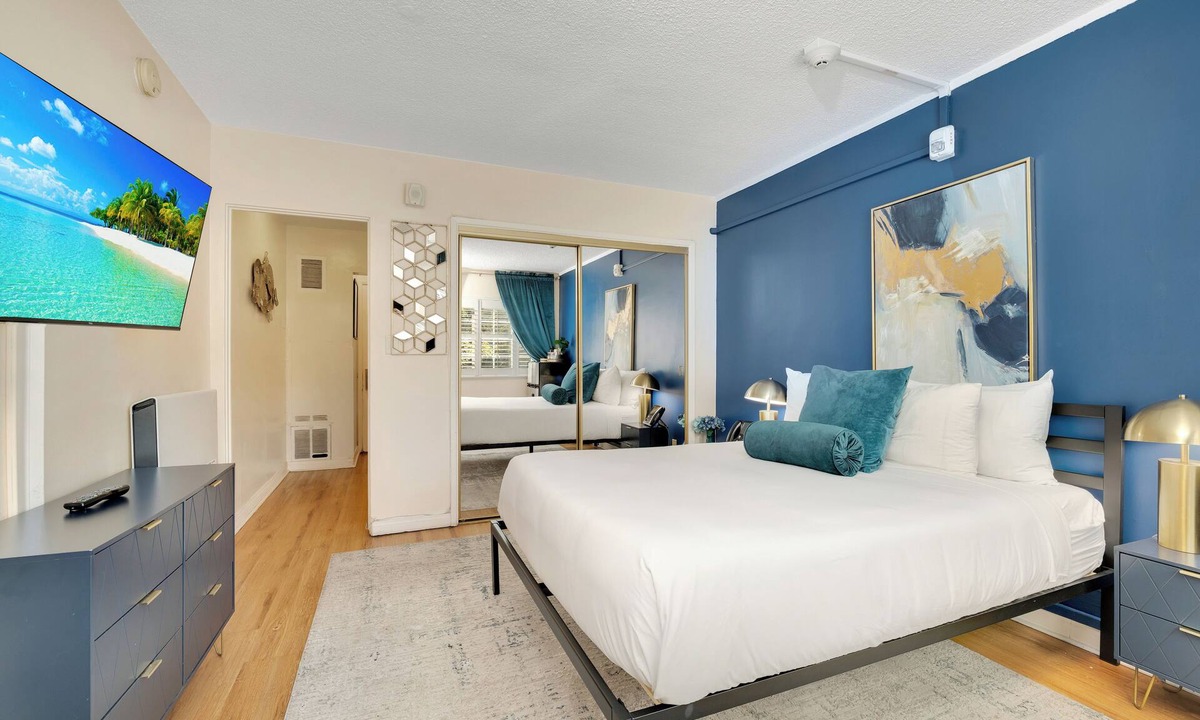 Hollywood Hotel | Magic Castle Hotel