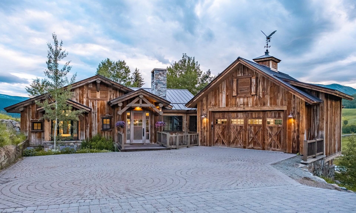 Mount Crested Butte House | Majestic Mountain Retreat. 5-Star Luxury In-Home Spa Amenities, Sleeps 10.