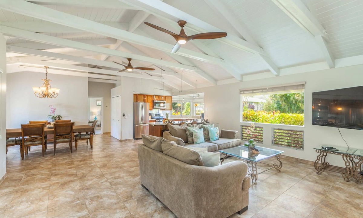 Princeville House | Mala Hale: Elegant Gardenview Home w/Spa, AC, & Serene Lanai w/BBQ - Mala Hale