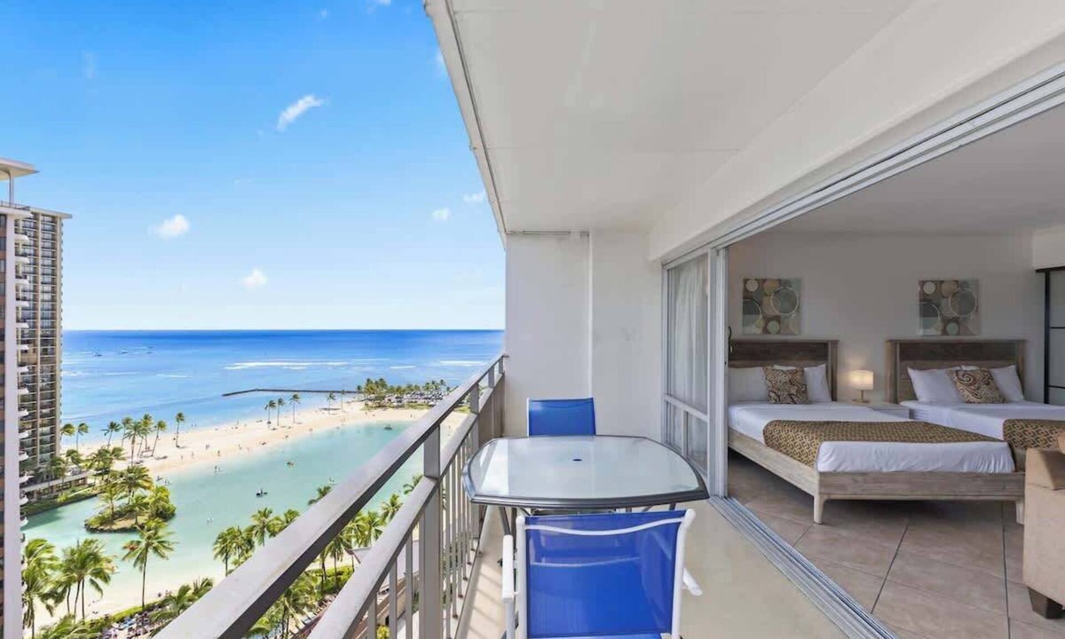 Waikiki Apartment | @ Marbella Lane Scenic Ocean & Lagoonview Studio
