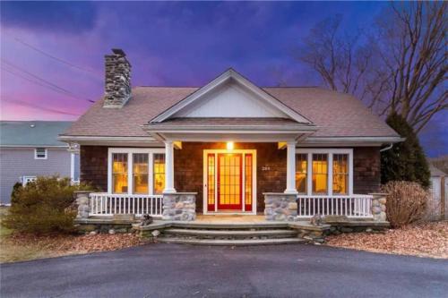 Newport East House | Middletown Bungalow w/Hot Tub and Private Yard - RIBryan Properties