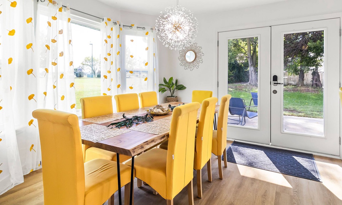 Bentonville House | Modern, big, & bright. Bike, dog, and work friendly. Lots of amenities for kids!