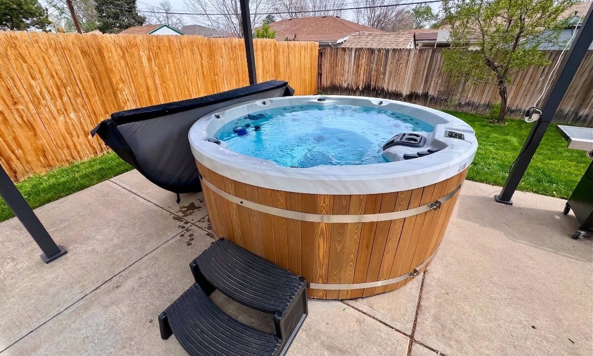 South Westminster House | Modern Retreat w/Hot Tub, Peloton, Gym, and BBQ