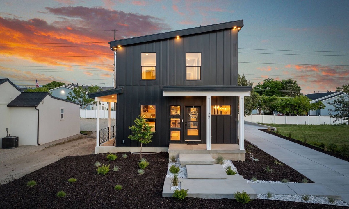 Midvale House | Modern Style Home, Near Expo, RSL, Skiing