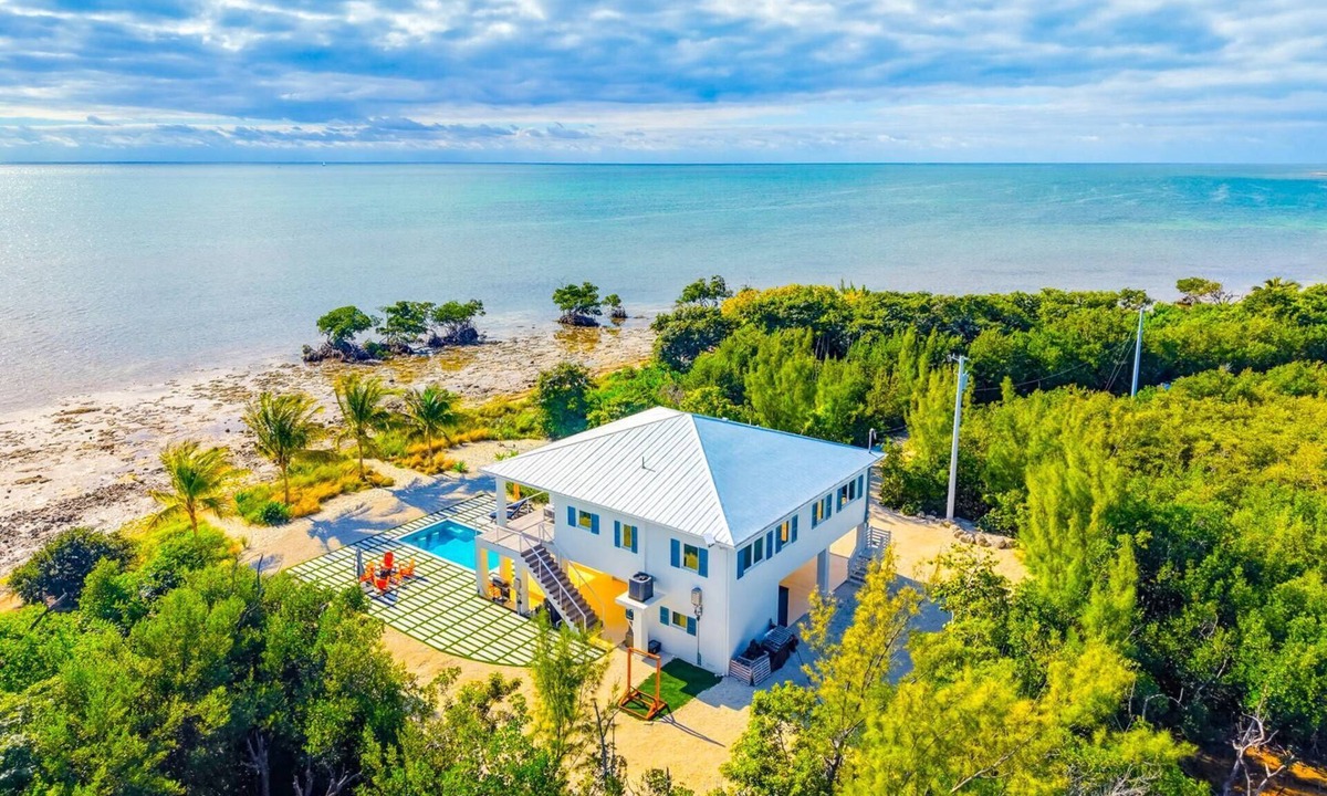 Sugarloaf Key House | Ocean Acres: 3BR Oceanfront Estate on 20 Acres w/Heated/Chilled Pool & Dog-Friendly