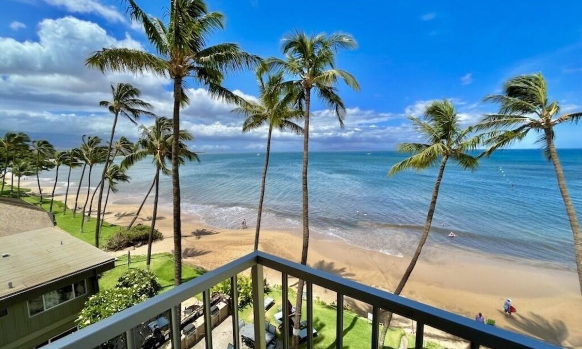 Kihei Condo | Ocean Front With Ocean View! AC, King Bed, 2 Bath!