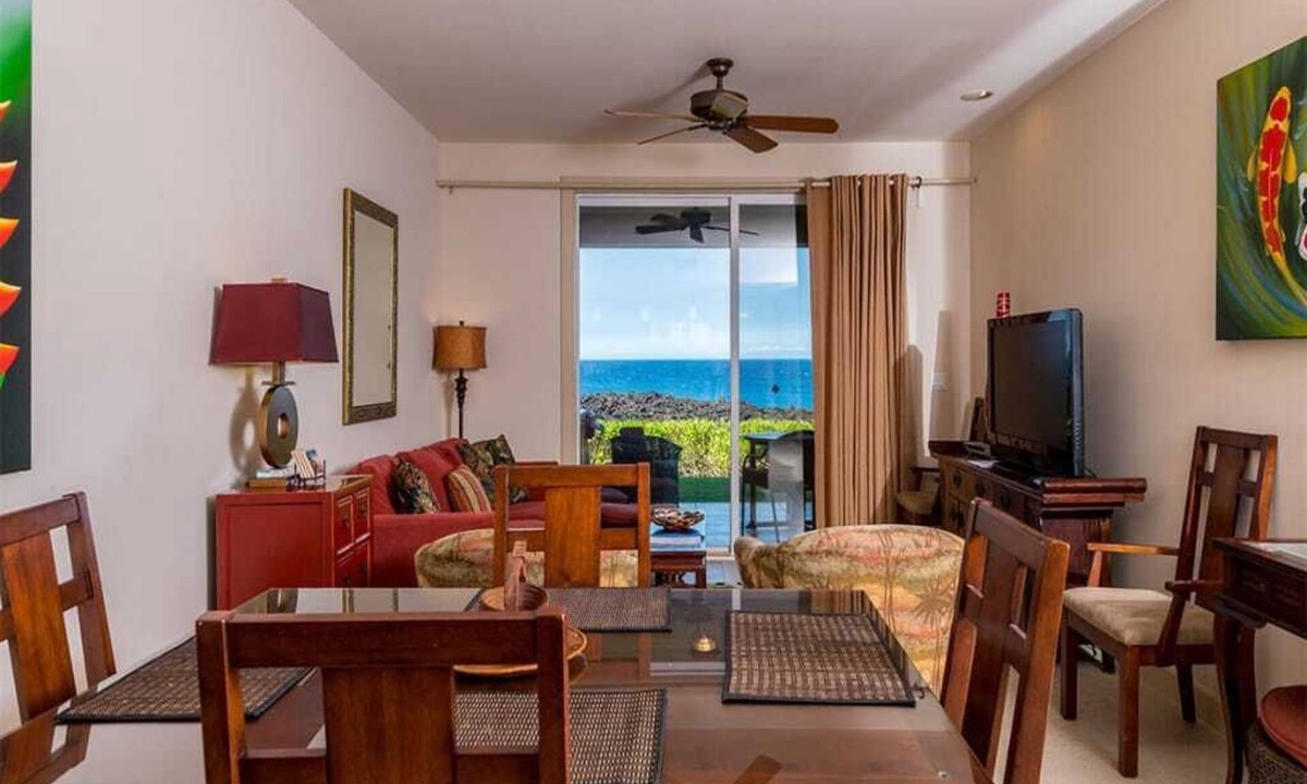 Waikoloa Condo | Ocean’s Edge! Lanai, Kitchen, WiFi, Flat Screen, A/C+Laundry–Hali`i Kai Waikoloa 13B