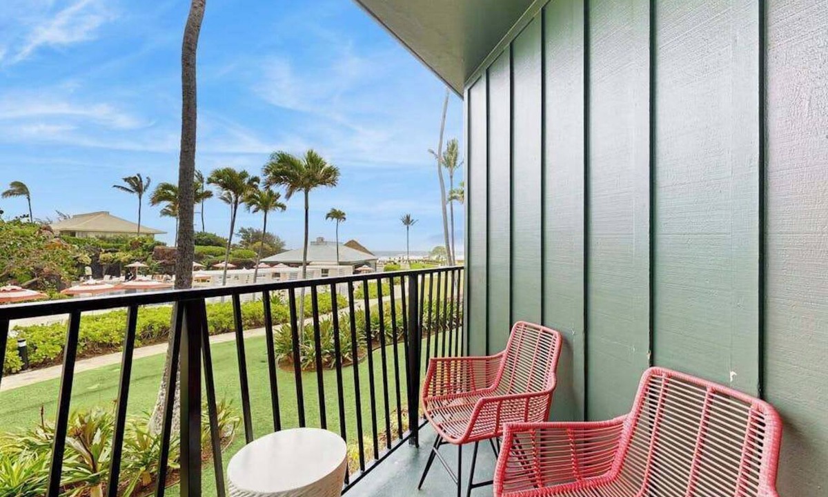 Hanamaulu Apartment | Ocean-View Lihue Getaway with Pools, Gym, Hot Tub & Beach