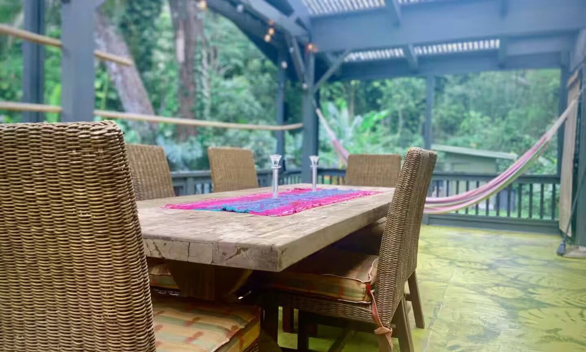 Pahoa House | Ocean View Solar-Powered Jungle Retreat