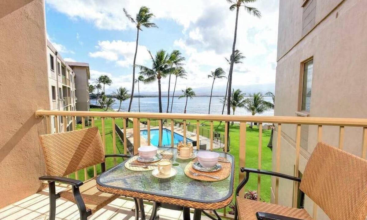 Maalaea Condo | Oceanfront Maalaea Condo with Pool & Balcony - Walk to Dining