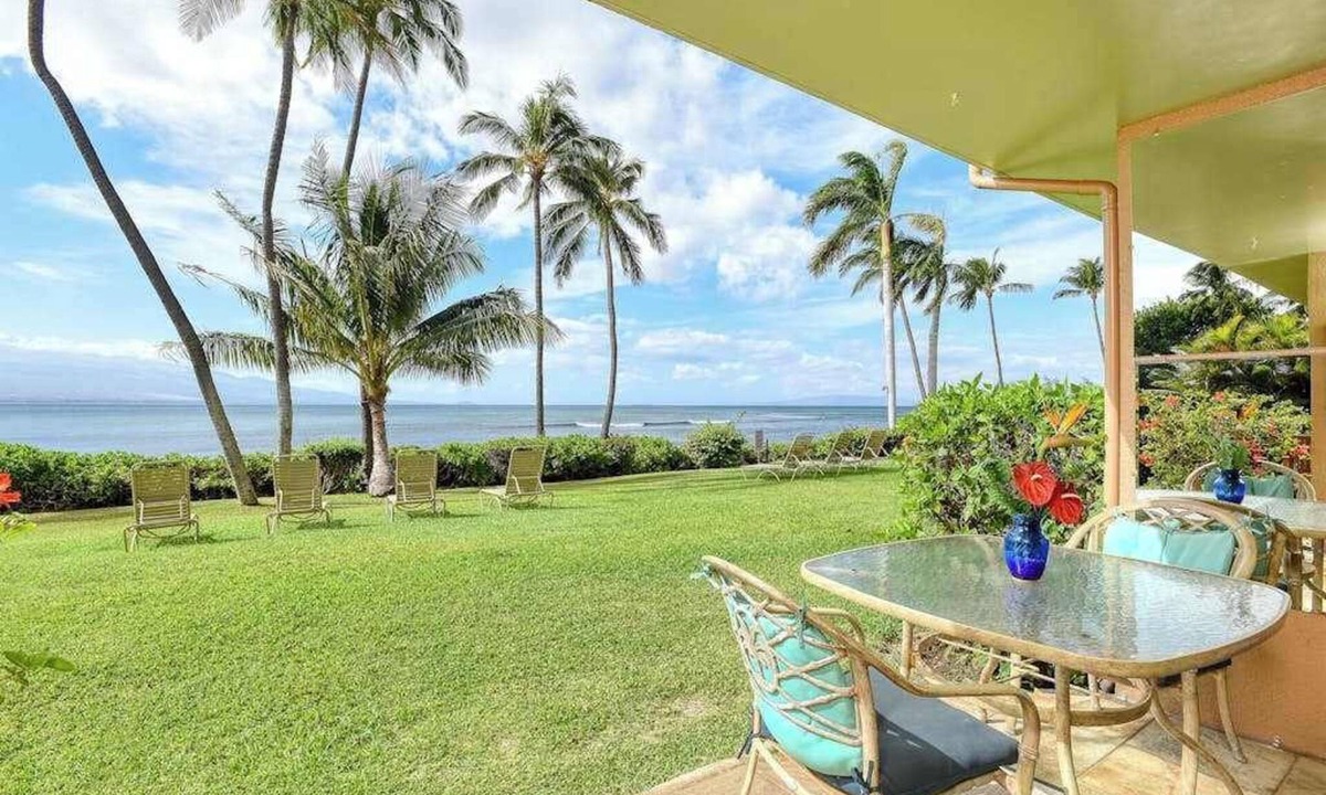 Maalaea Condo | Oceanfront Maalaea Condo with WiFi & Lanai - See Turtles!