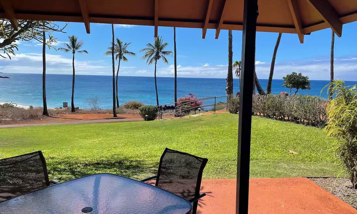 Maunaloa Cottage | Oceanfront Molokai Cottage with Unobstructed Sunset Views