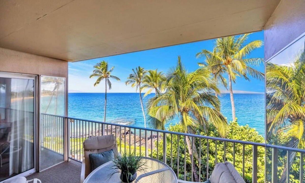 Kihei Condo | Oceanfront Royal Mauian #515 - 2BR/2BA with Panoramic Views Near Kamaole Beaches