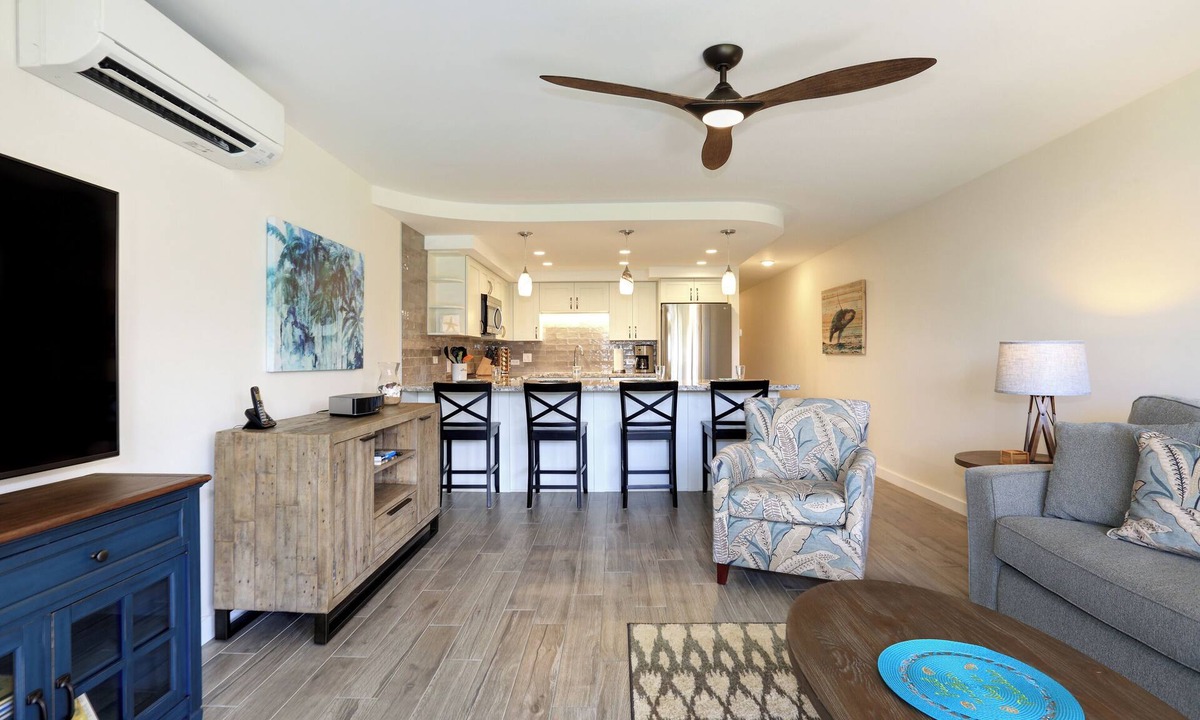 Kihei Condo | Oceanview, pickle ball, super clean Kamaole Sands
