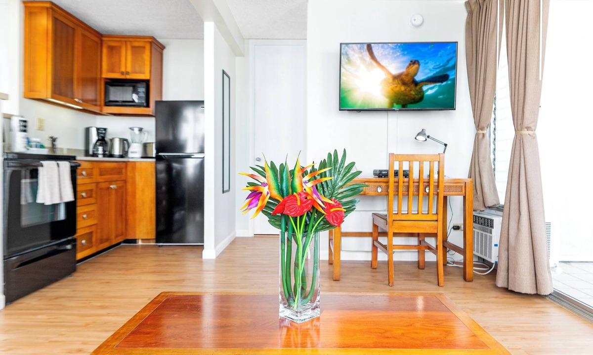 Waikiki Apartment | Pacific Monarch - 1 BR - Ocean & City Views