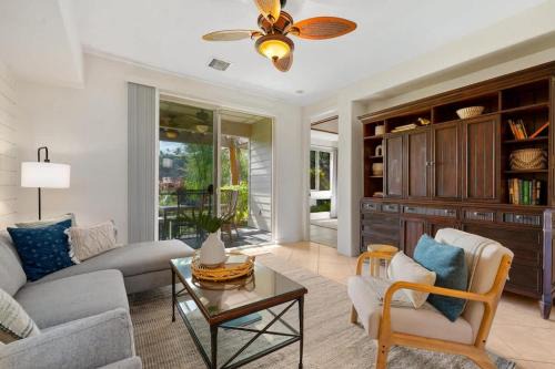 Kamuela House | Palm Villas stylish luxury condo with Mauna Lani Beach Club Access