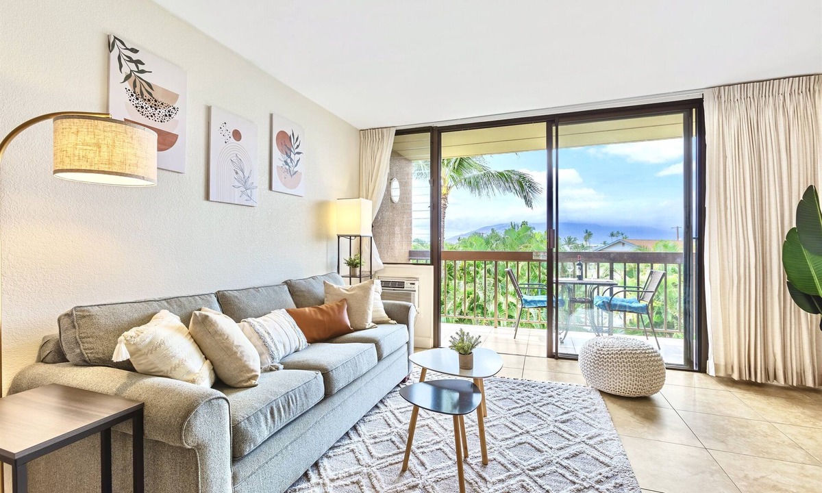 Kihei Condo | Partial Ocean View King Condo at Maui Vista Kihei