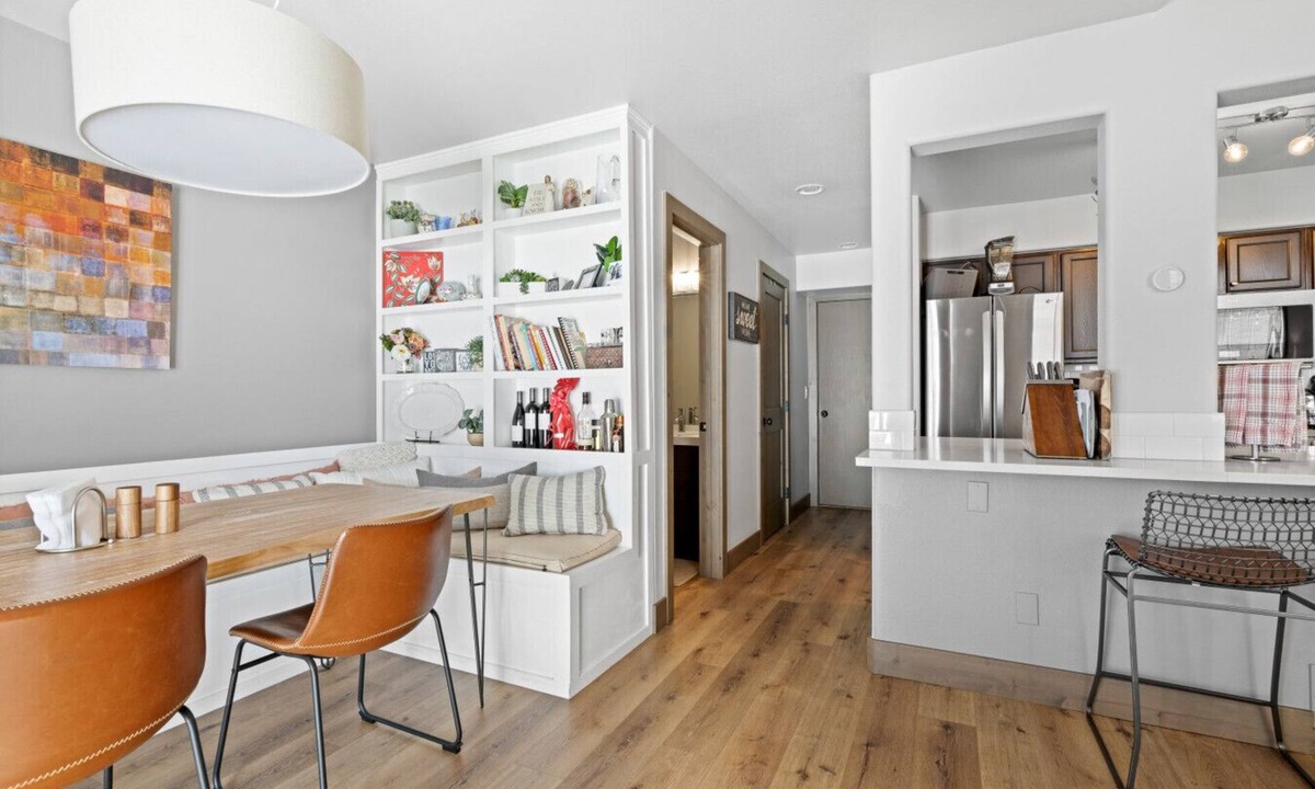 Edwards Villa | Perfectly Located 3 Bed 3.5 Bath Beautiful Townhome