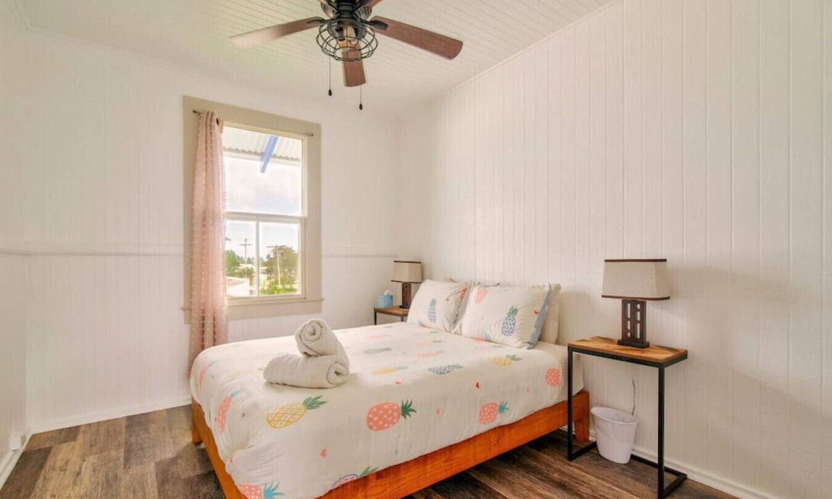 Hilo House | Pineapple Loft - Downtown Hilo wAC