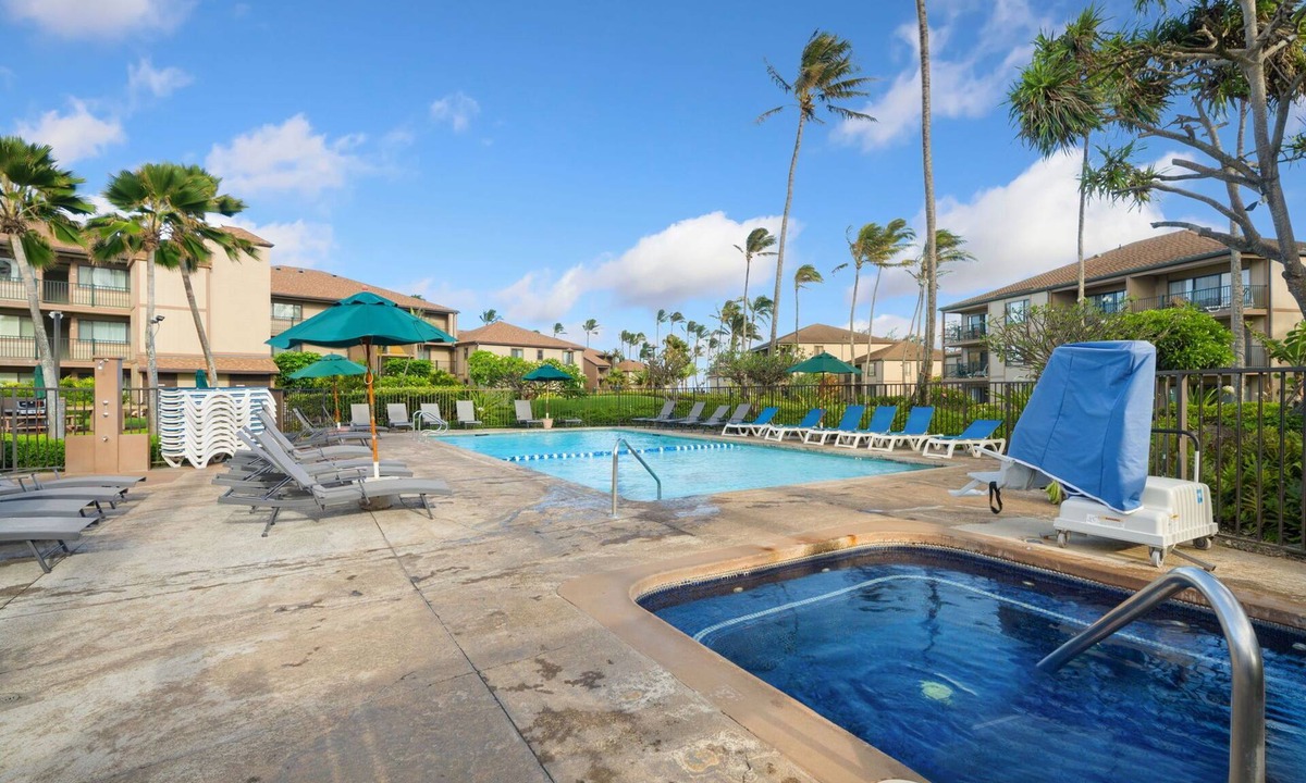 Kapaa Condo | Pono Kai J107 Beachfront Resort AC! Steps to Beach & Pool