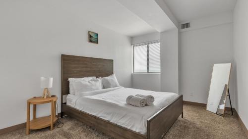 Downtown Harrisburg Apartment | PP 1606 Beautiful Professional 1br Apt, Pool