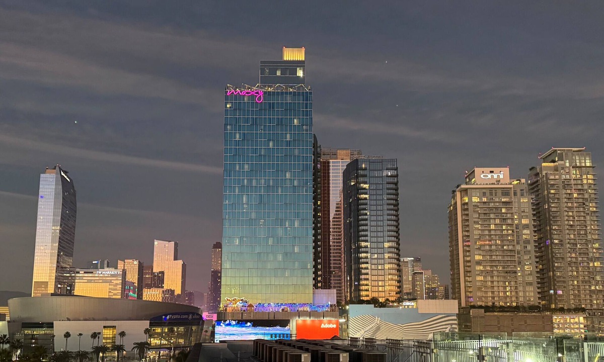 Historic Core Apartment | Prime 2 bedroom DTLA Stay by Crypto Arena & Convention Center