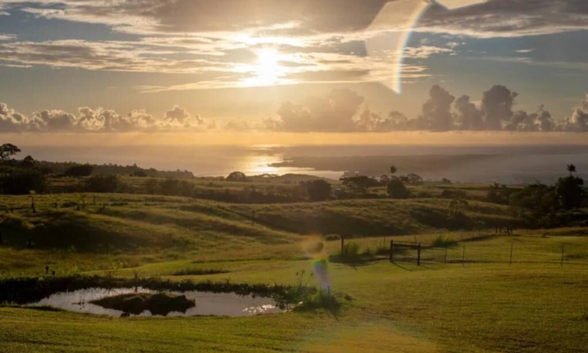 Hilo House | Private Eco Bungalow Ocean Views Stunning Sunrises